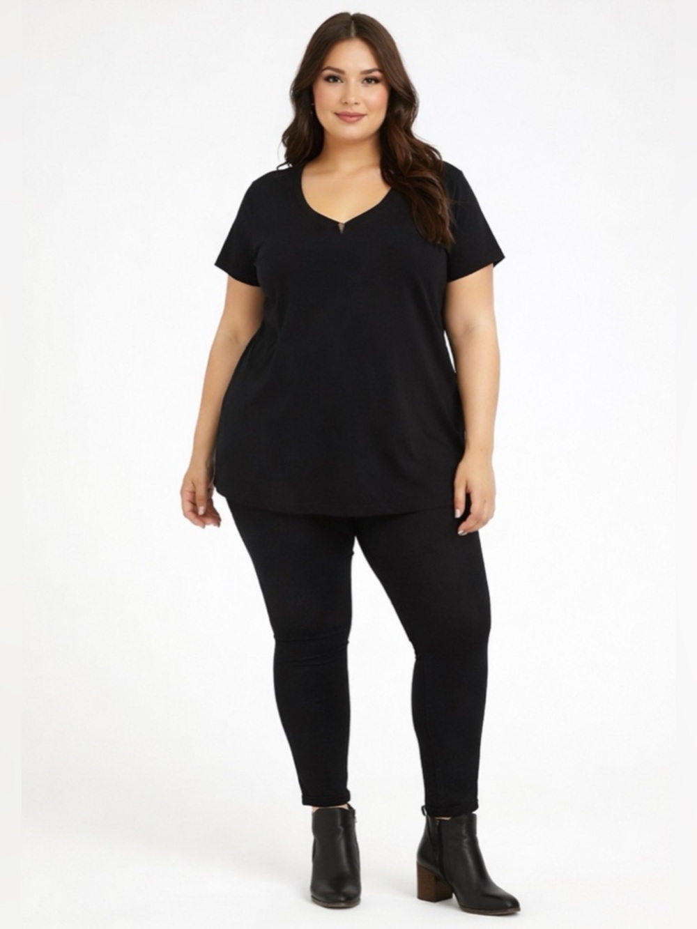 Torrid Plus Size 1 Black V-Neck Short Sleeve Top